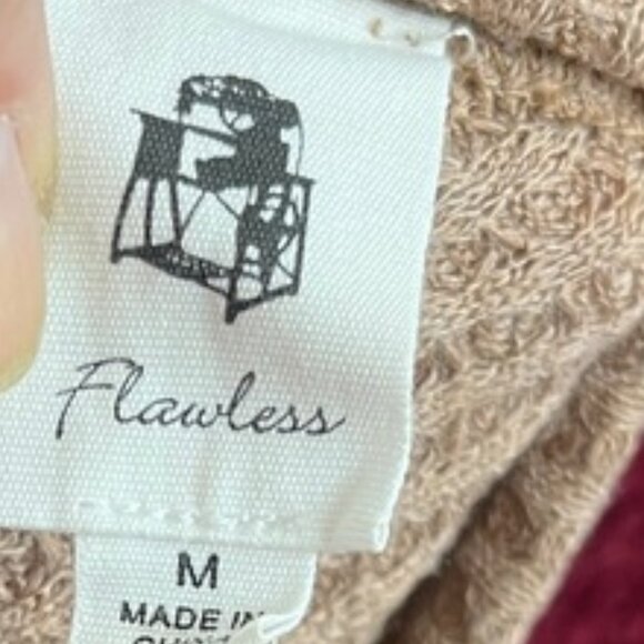 Flawless Taupe Oversized Waffle Knit Button Down Long Sleeve V-Neck Top Medium - Picture 8 of 9